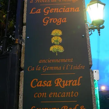 La Genciana Groga, Abans Ca La Gemma I L'isidre Pensión *